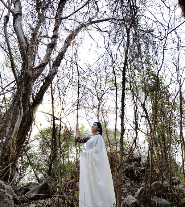 Off White (Ivory) Cotton Line Saree