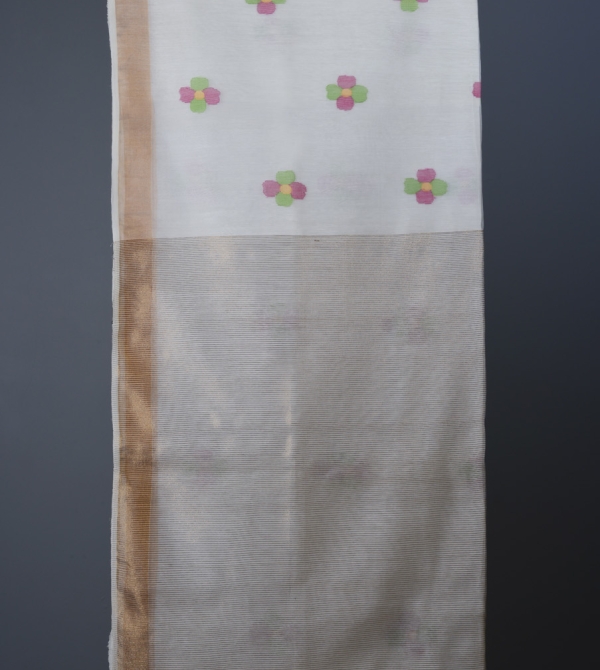 Handwoven Matka Muslin Jamdani Saree