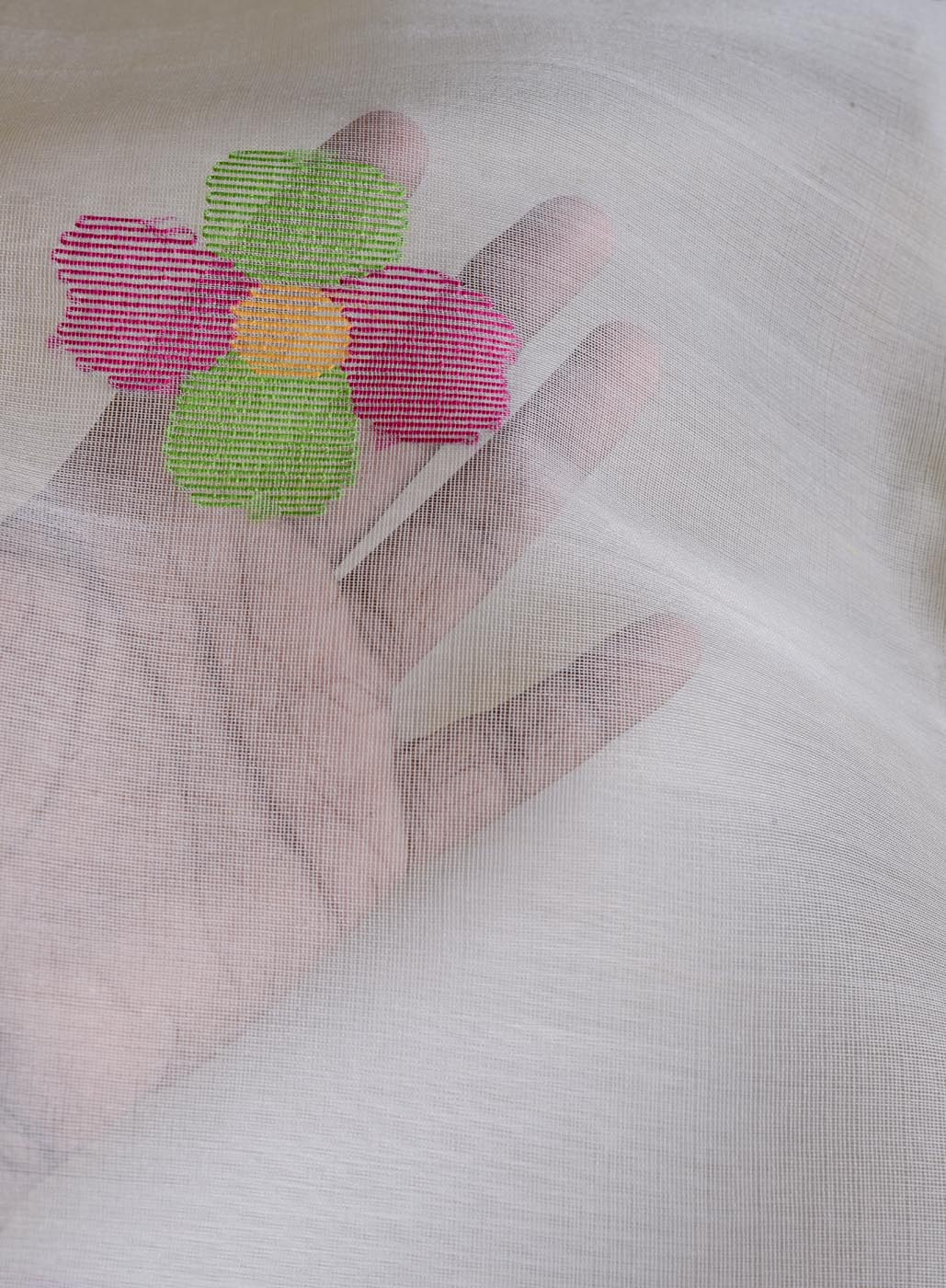 Handwoven Matka Muslin Jamdani Saree - Image 2